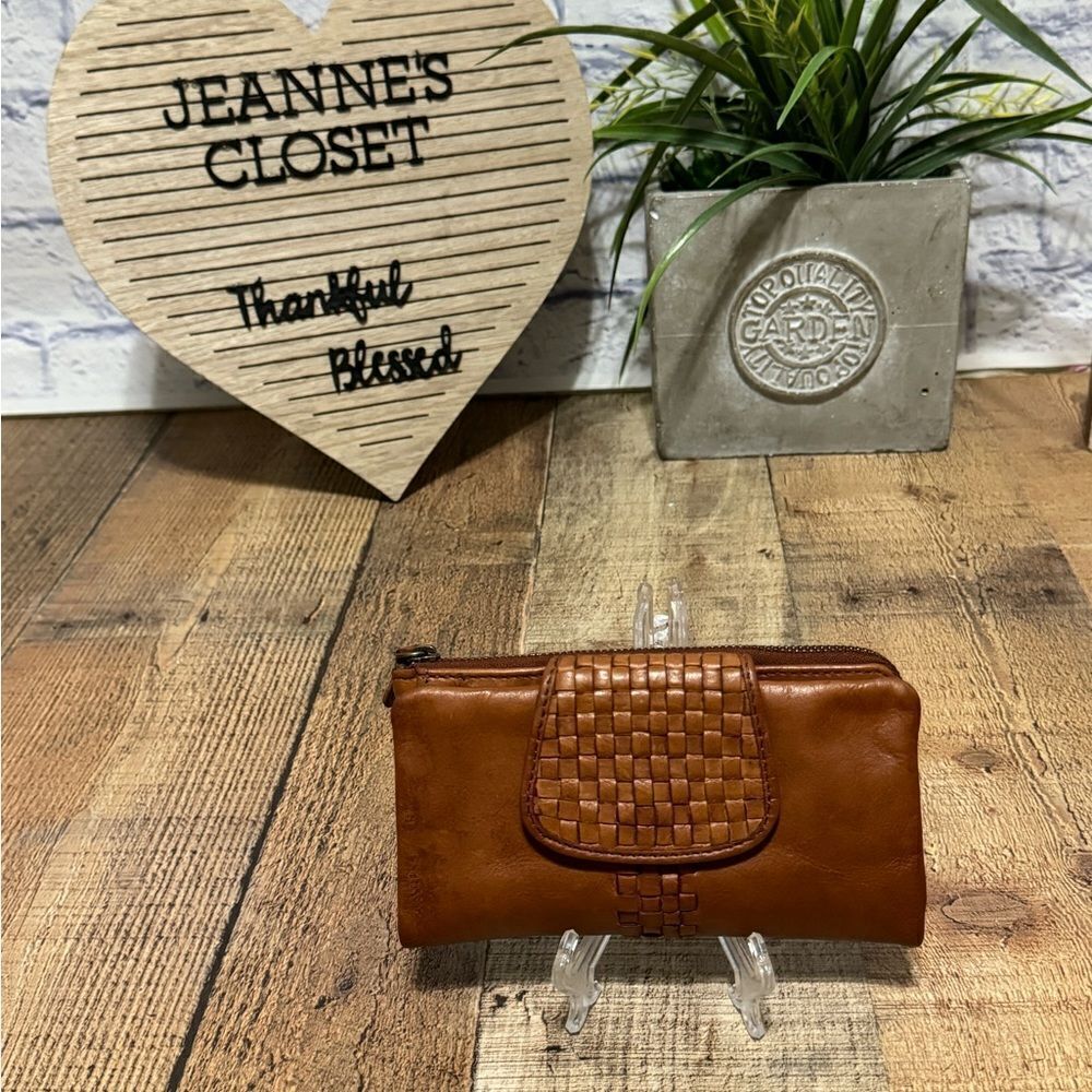 Vintage look Genuine Leather handcrafted in India wallet.